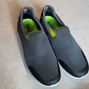 Skechers Men's Gray and Black Mesh Slip-Ons